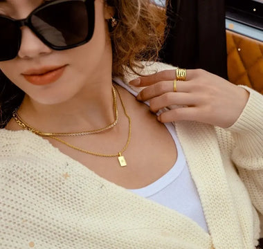 Jewelry Color Theory: Matching Gold with Your Wardrobe