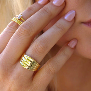 Malibu Sunday Lennox Hammered Gold Ring - Elegant Gold Plated Band with Hammered Texture - Versatile Stackable Ring for Women - Ideal Wedding Ring or Cute Ring for Any Occasion - Comfortable