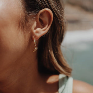 Shark Tooth Huggie Earrings - 18k Gold Plated Huggie Hoop Earrings with Shark Tooth Pendant and Cubic Zirconia, Minimalist Drop Hoops for Women, Hypoallergenic Jewelry Gift for Her