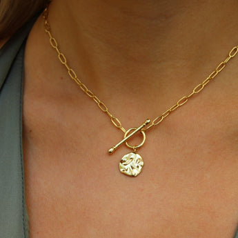 18K Gold Toggle Necklace with Pendant